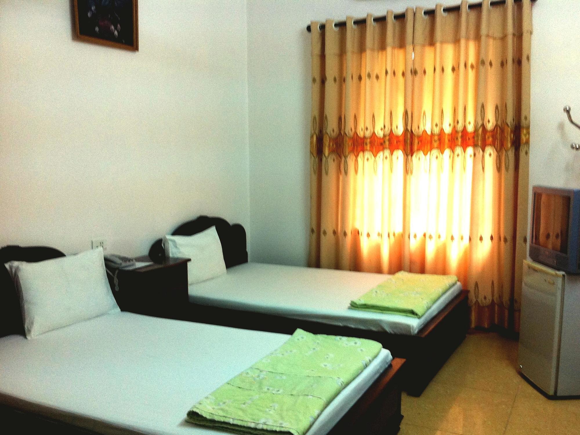 Van Nam Hotel Ha Long Exterior photo